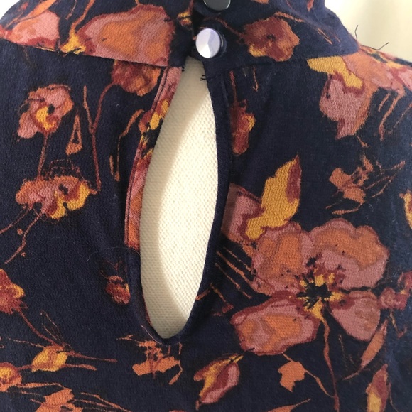 Large navy top floral off shoulder Nordstrom - Picture 7 of 8